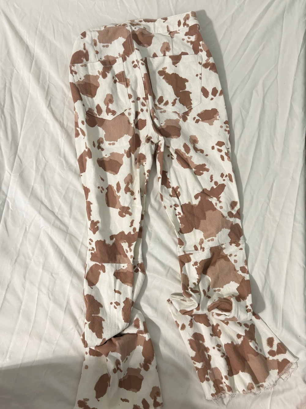 Peach Love California Cow-Print Flared Jeans - White & Brown